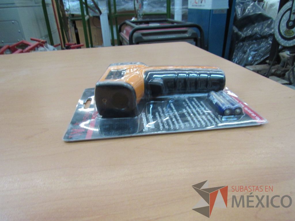 Lote 017 - 786 pzas de herramientas, pirómetro con puntero laser, cinta larga metálica 20M, pinzas de corte... - Imagen 82