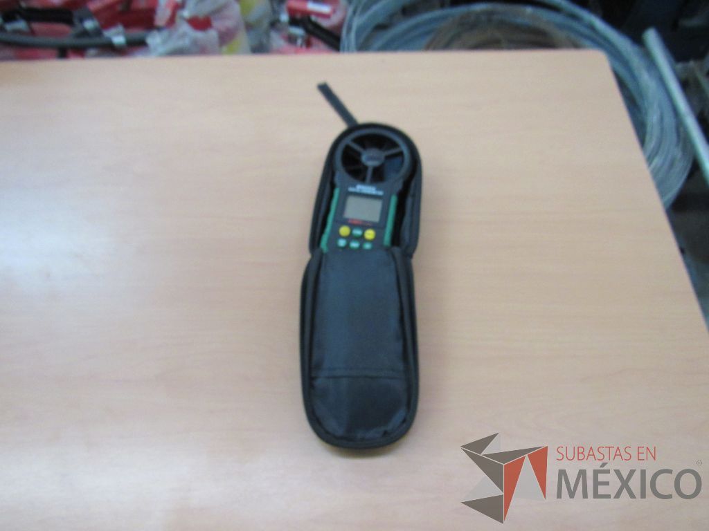 Lote 078 - Lote de herramientas con pinturas, cajas y calibradores - Imagen 28