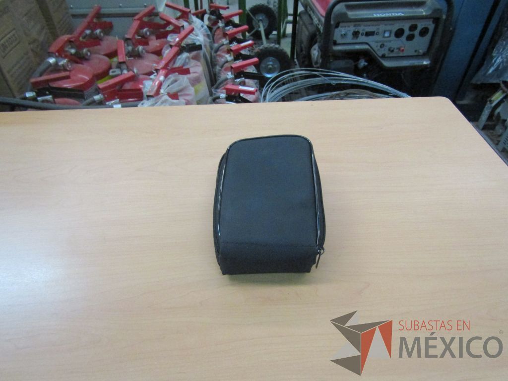 Lote 078 - Lote de herramientas con pinturas, cajas y calibradores - Imagen 35