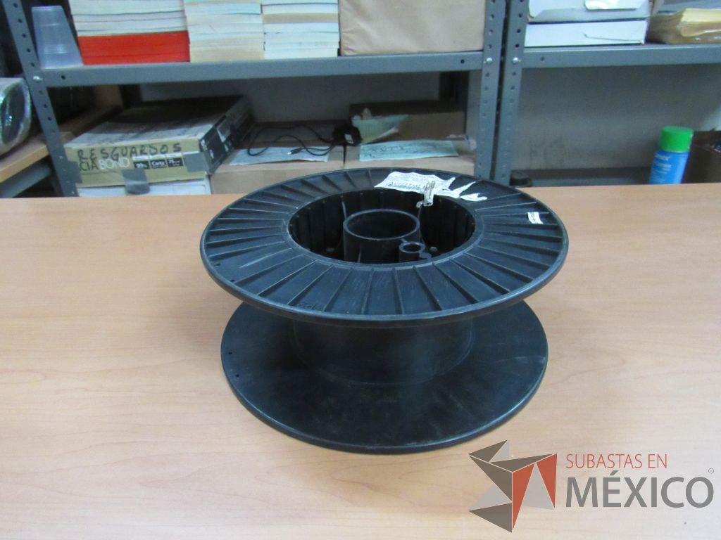 Lote 022 - 130 kg de alambre galvanizado, 5 adaptador porta carrete para tubular de 3/32 ... - Imagen 22