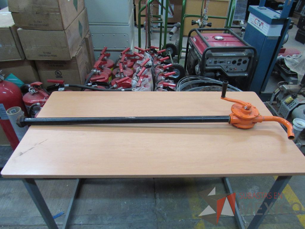 Lote 017 - 786 pzas de herramientas, pirómetro con puntero laser, cinta larga metálica 20M, pinzas de corte... - Imagen 102