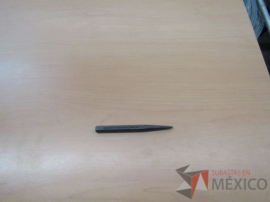 Lote 017 - 786 pzas de herramientas, pirómetro con puntero laser, cinta larga metálica 20M, pinzas de corte... - Imagen 99