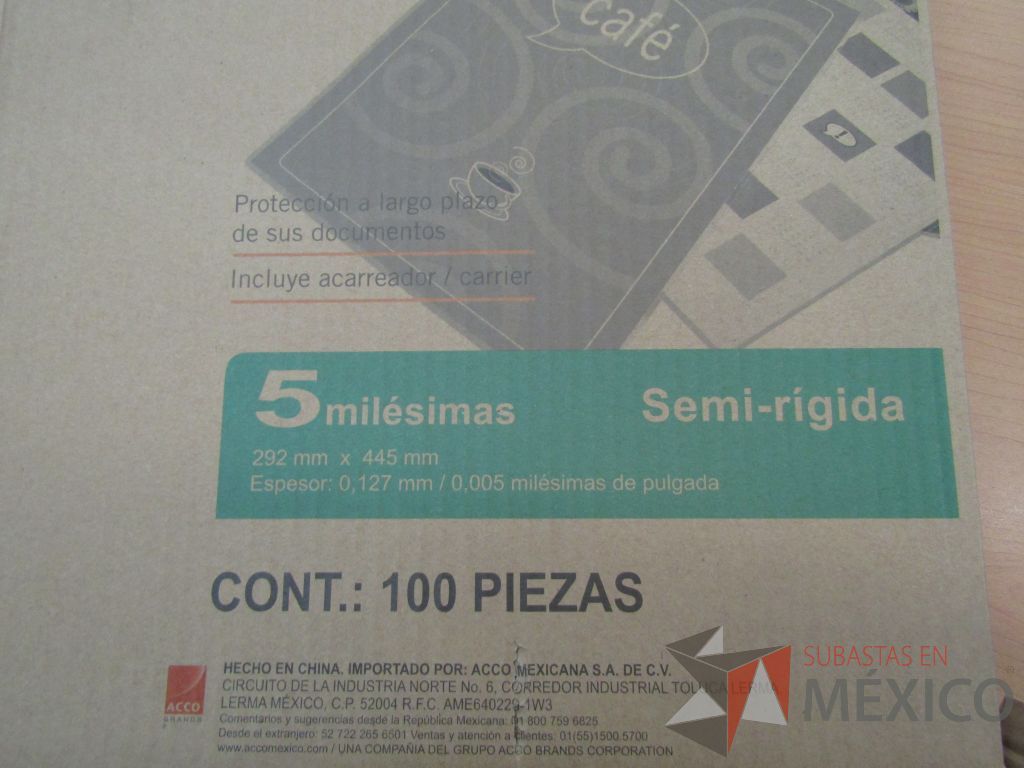 Lote 004 - 1017 Artículos de papelería, cubiertas para engargolar, revisteros, perforadora de 2 orificios ... - Imagen 34