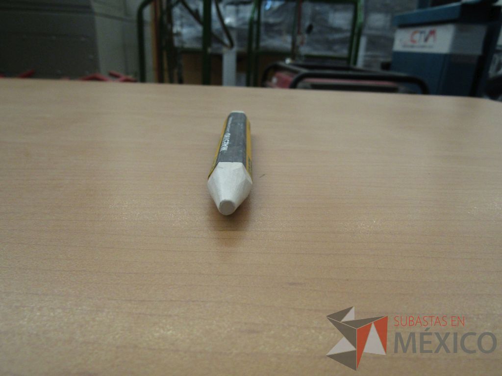 Lote 017 - 786 pzas de herramientas, pirómetro con puntero laser, cinta larga metálica 20M, pinzas de corte... - Imagen 29
