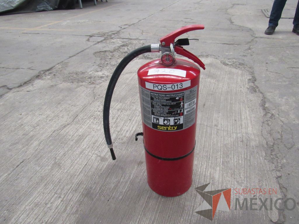 Lote 083 - 21 Extinguidores de 9 kgs - Imagen 3