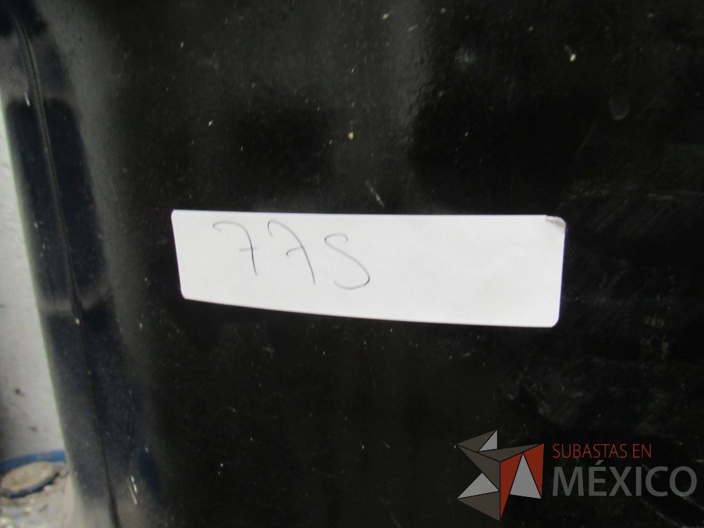 Lote 013 - Cesto para residuos peligrosos, 2 tambos de lamina y 11 Cubetas de lamina pintro... - Imagen 2