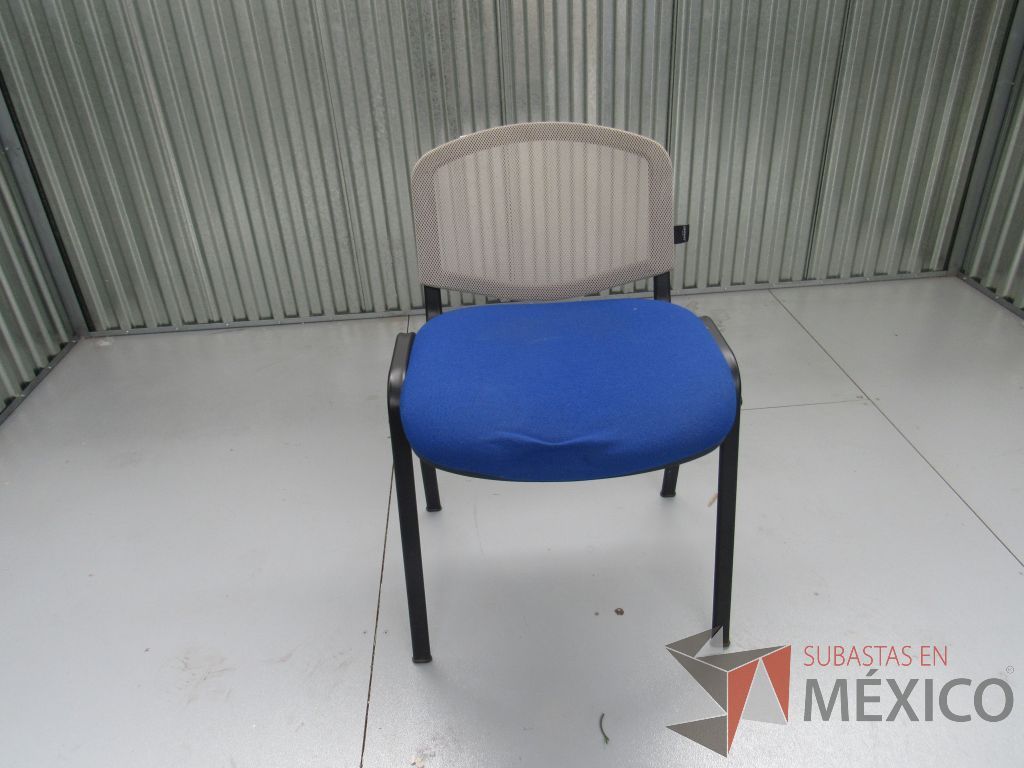 Lote 030 - 2 Sillas de visita con 4 patas metálicas - Imagen 3