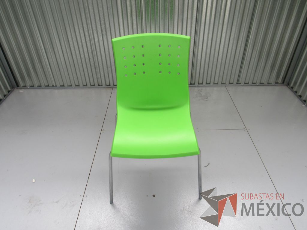 Lote 006 - 2 Sillas con 4 patas metálicas, asiento y respaldo color verde - Imagen 9