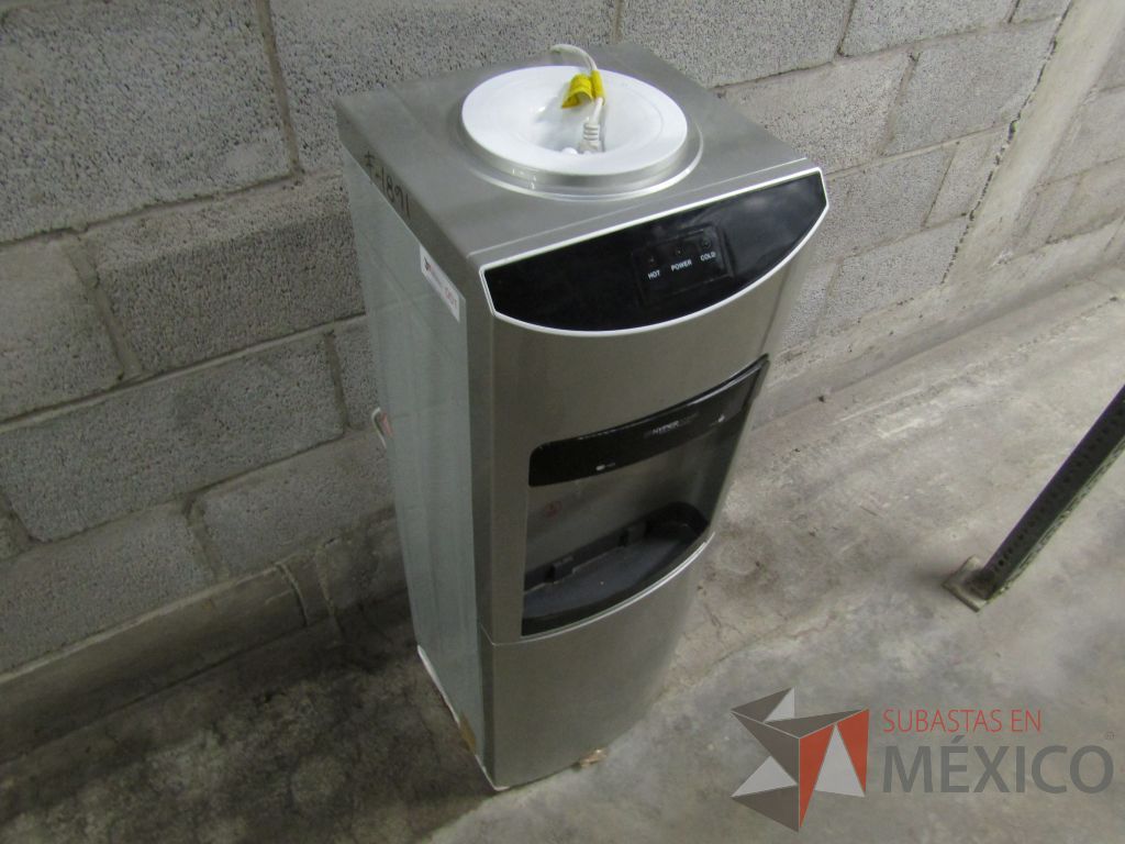 Lote 001 - 238 equipos (Frigobares, Hornos de Microondas, Despachadores de Agua, Trituradoras, Refrigerador) - Imagen 27