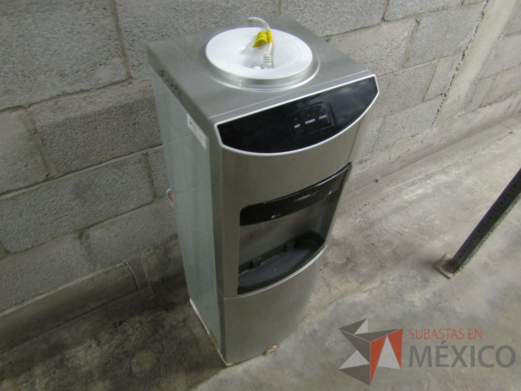 Lote 001 - 238 equipos (Frigobares, Hornos de Microondas, Despachadores de Agua, Trituradoras, Refrigerador) - Imagen 28