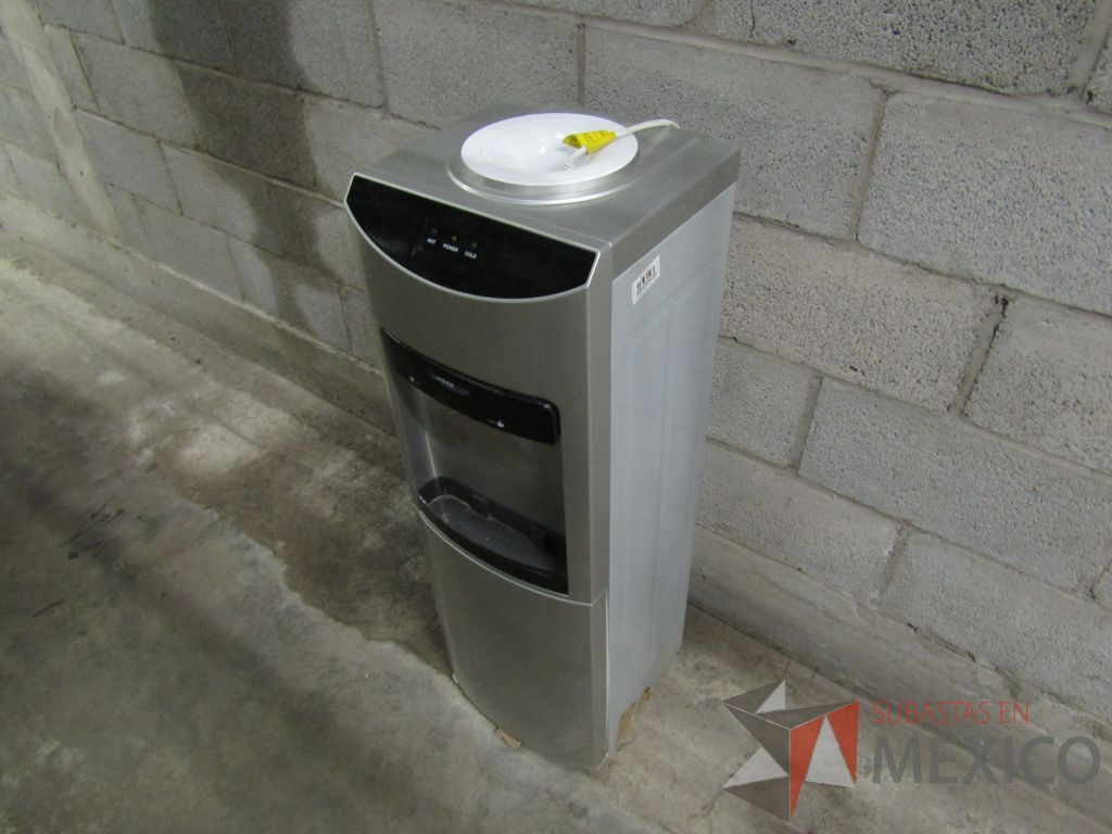 Lote 001 - 238 equipos (Frigobares, Hornos de Microondas, Despachadores de Agua, Trituradoras, Refrigerador) - Imagen 29