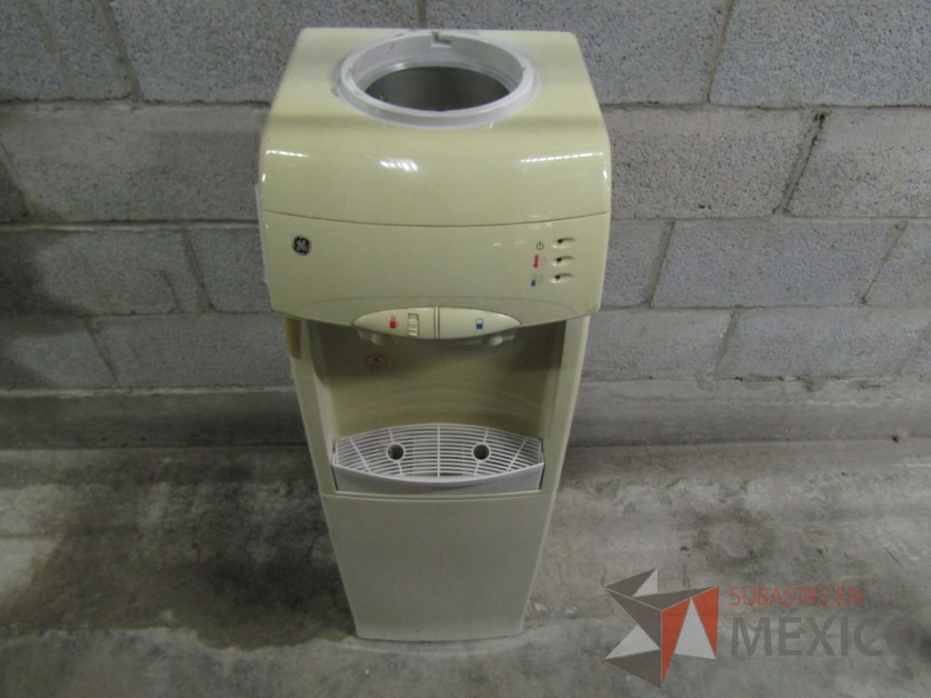 Lote 001 - 238 equipos (Frigobares, Hornos de Microondas, Despachadores de Agua, Trituradoras, Refrigerador) - Imagen 4