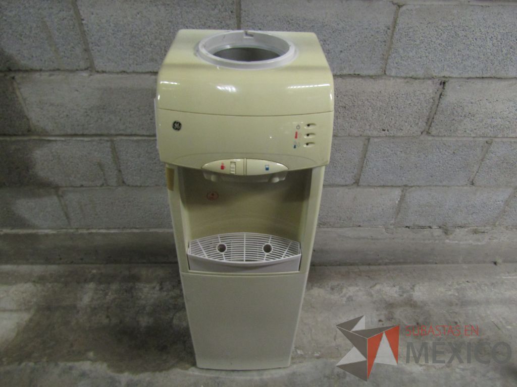 Lote 001 - 238 equipos (Frigobares, Hornos de Microondas, Despachadores de Agua, Trituradoras, Refrigerador) - Imagen 36