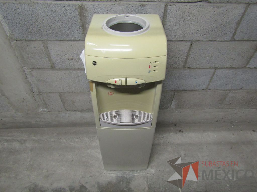 Lote 001 - 238 equipos (Frigobares, Hornos de Microondas, Despachadores de Agua, Trituradoras, Refrigerador) - Imagen 42