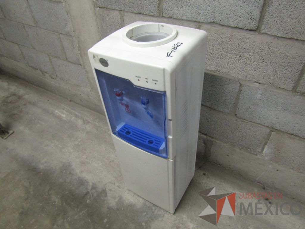Lote 001 - 238 equipos (Frigobares, Hornos de Microondas, Despachadores de Agua, Trituradoras, Refrigerador) - Imagen 47