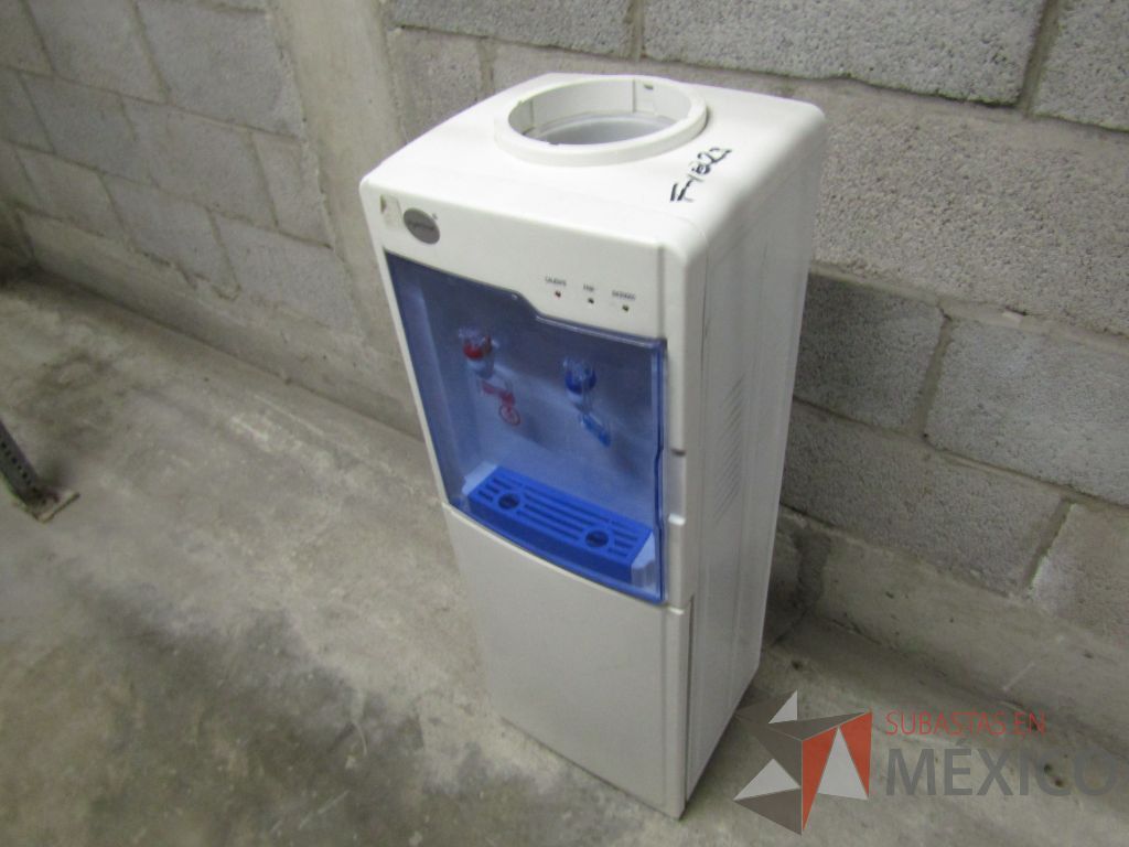Lote 001 - 238 equipos (Frigobares, Hornos de Microondas, Despachadores de Agua, Trituradoras, Refrigerador) - Imagen 49