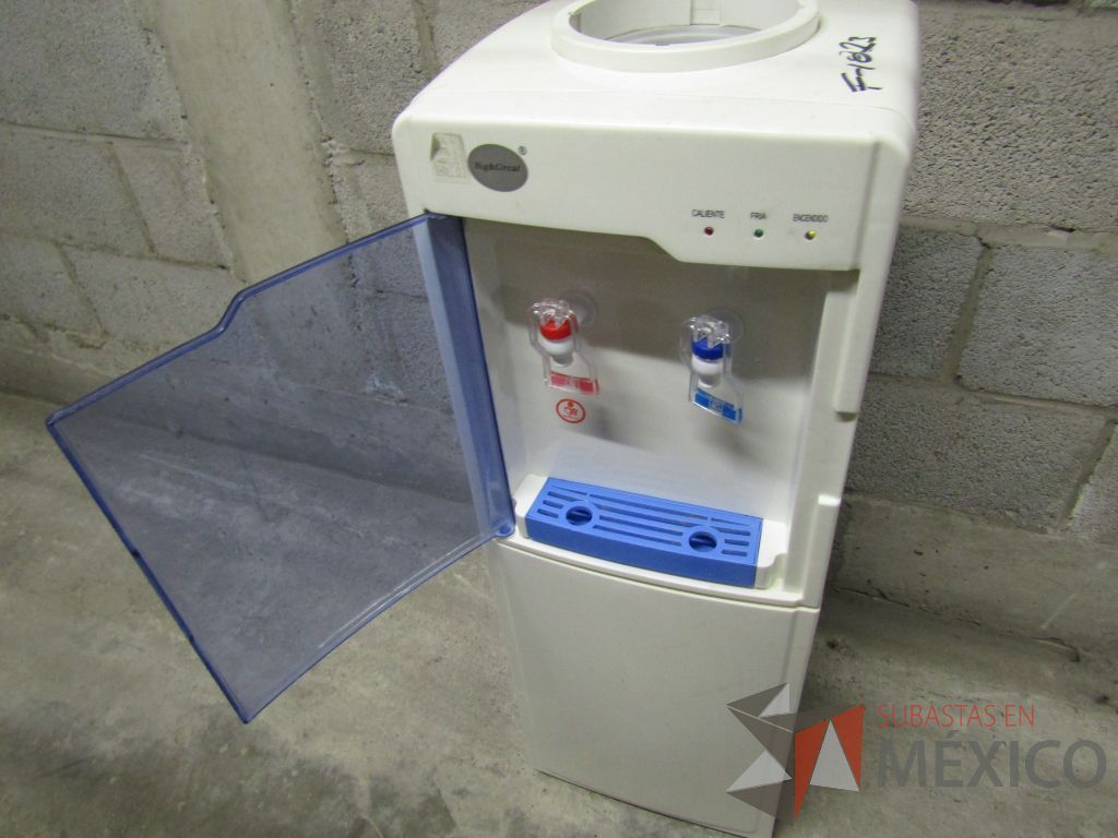Lote 001 - 238 equipos (Frigobares, Hornos de Microondas, Despachadores de Agua, Trituradoras, Refrigerador) - Imagen 50