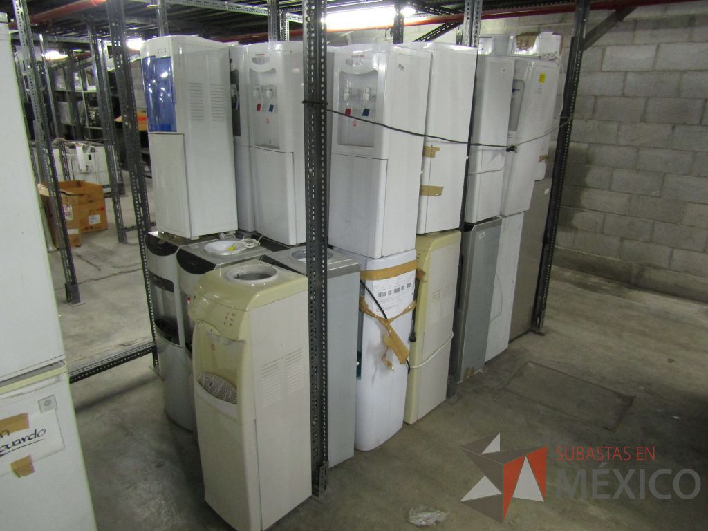 Lote 001 - 238 equipos (Frigobares, Hornos de Microondas, Despachadores de Agua, Trituradoras, Refrigerador) - Imagen 52