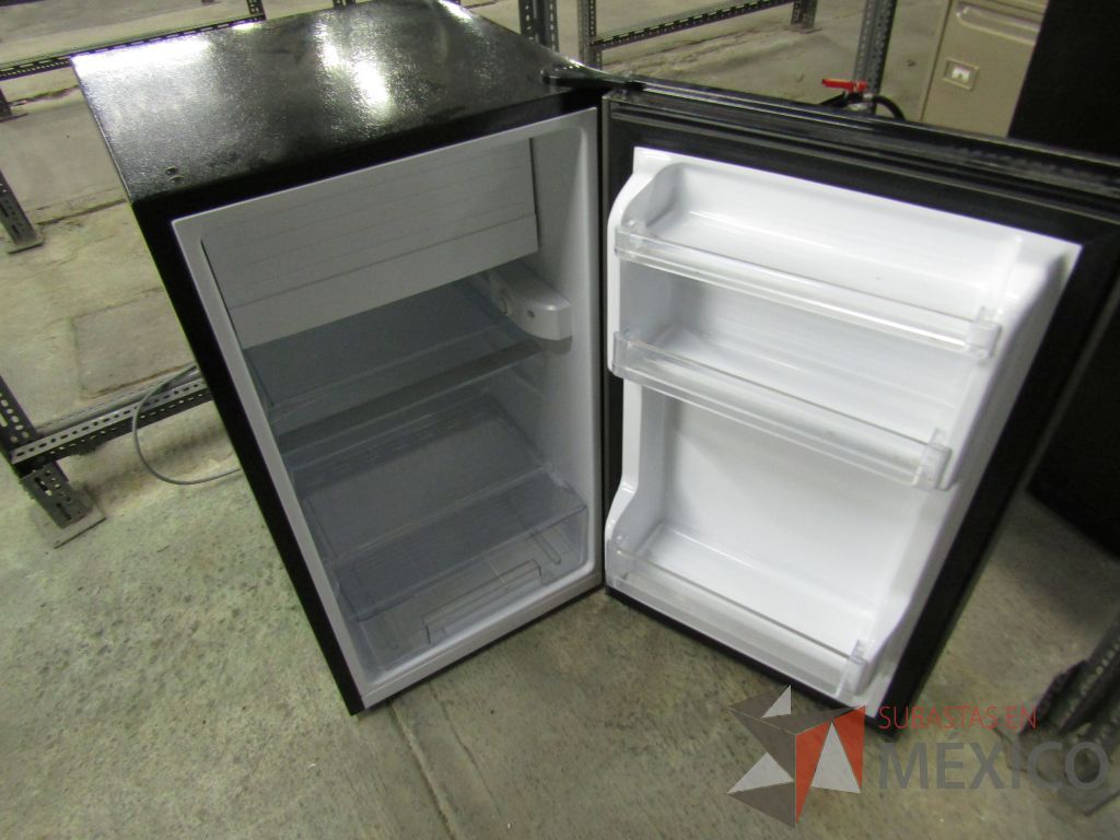 Lote 001 - 238 equipos (Frigobares, Hornos de Microondas, Despachadores de Agua, Trituradoras, Refrigerador) - Imagen 17