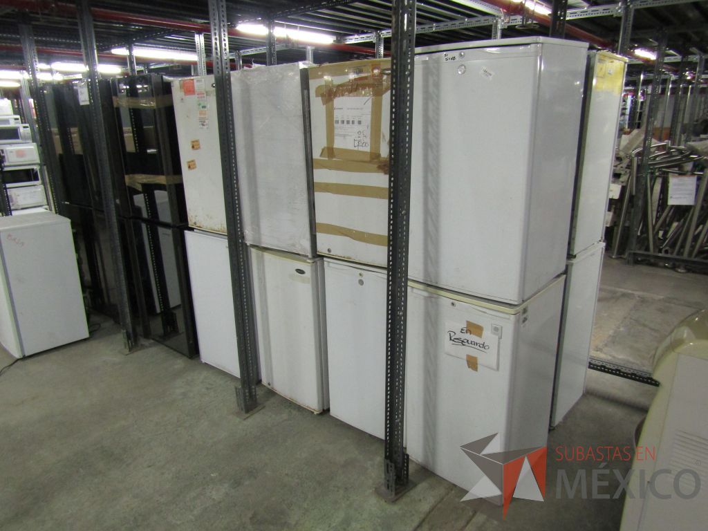 Lote 001 - 238 equipos (Frigobares, Hornos de Microondas, Despachadores de Agua, Trituradoras, Refrigerador) - Imagen 20
