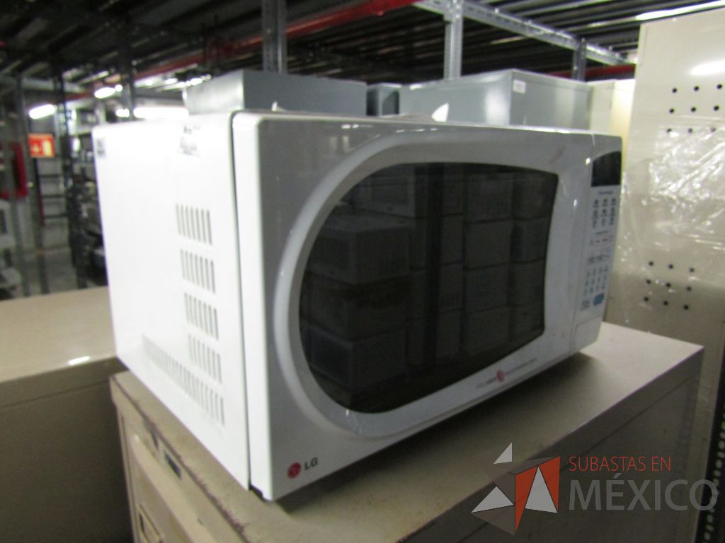 Lote 001 - 238 equipos (Frigobares, Hornos de Microondas, Despachadores de Agua, Trituradoras, Refrigerador) - Imagen 66
