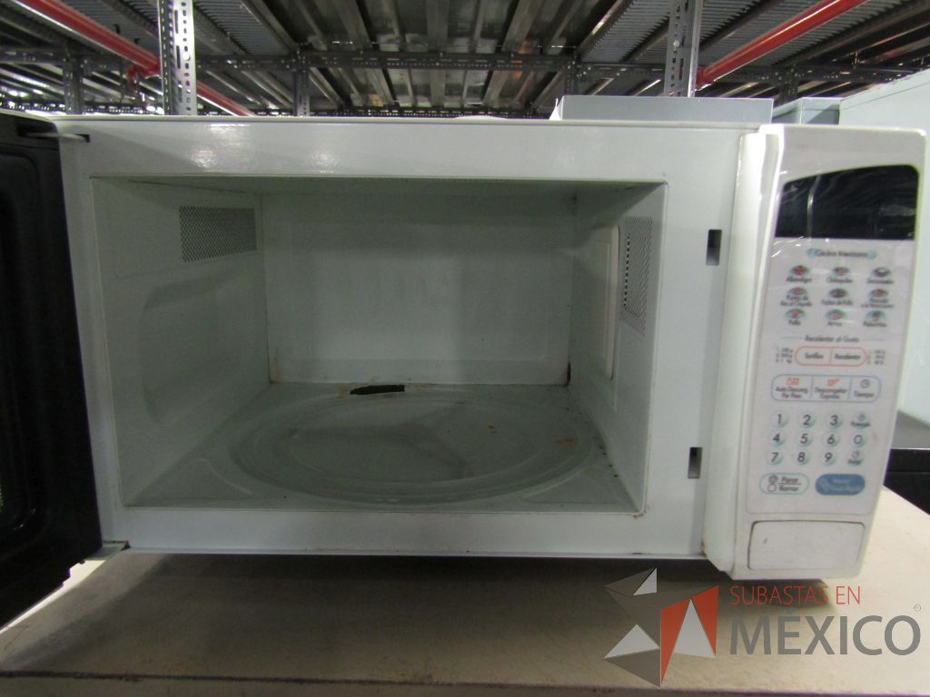 Lote 001 - 238 equipos (Frigobares, Hornos de Microondas, Despachadores de Agua, Trituradoras, Refrigerador) - Imagen 68