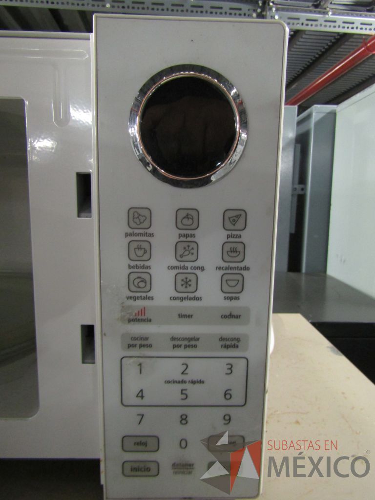 Lote 001 - 238 equipos (Frigobares, Hornos de Microondas, Despachadores de Agua, Trituradoras, Refrigerador) - Imagen 76