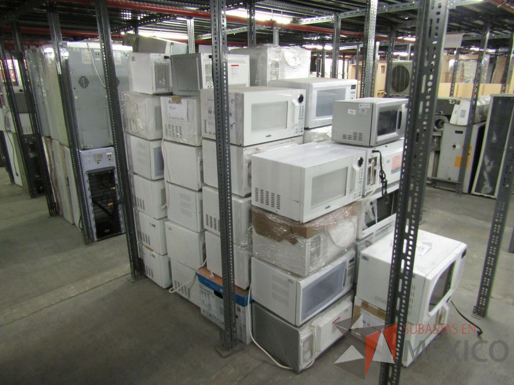 Lote 001 - 238 equipos (Frigobares, Hornos de Microondas, Despachadores de Agua, Trituradoras, Refrigerador) - Imagen 78