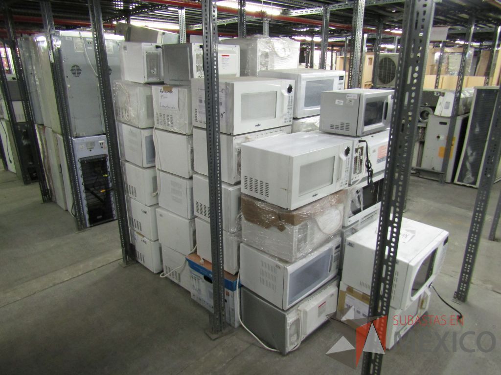 Lote 001 - 238 equipos (Frigobares, Hornos de Microondas, Despachadores de Agua, Trituradoras, Refrigerador) - Imagen 79