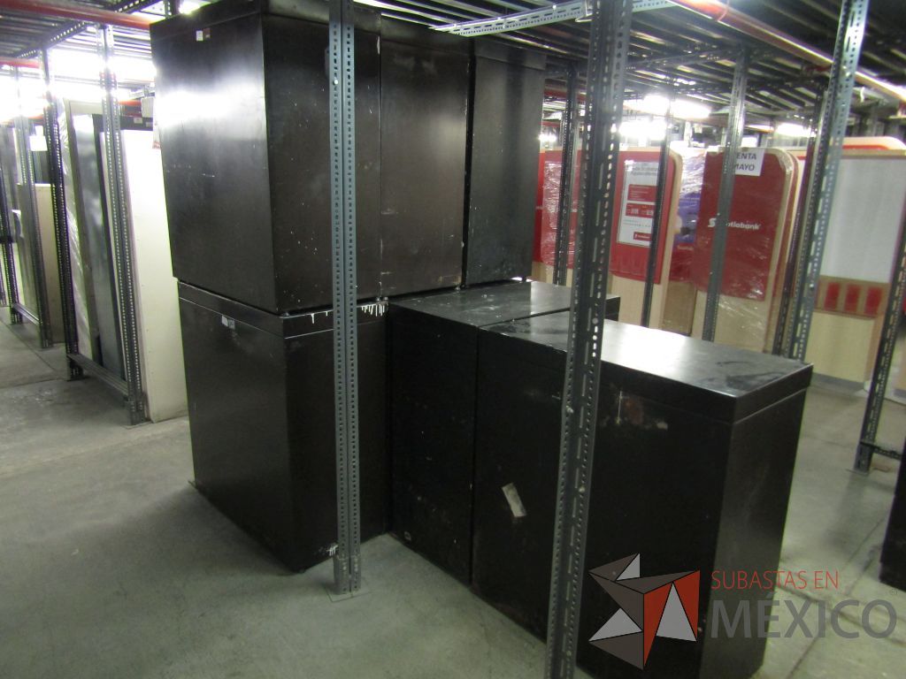 Lote 004- 80 Archiveros, 13 gabinetes y 15 lockers - Imagen 14
