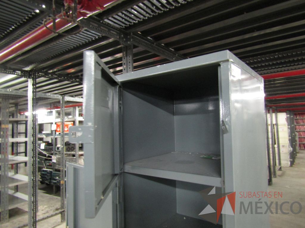 Lote 004- 80 Archiveros, 13 gabinetes y 15 lockers - Imagen 26