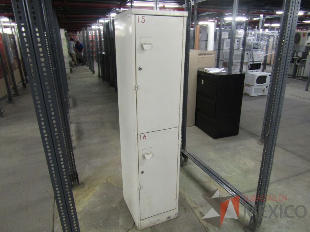 Lote 004- 80 Archiveros, 13 gabinetes y 15 lockers - Imagen 54