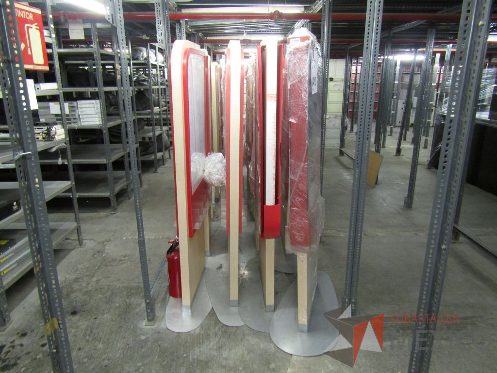 Lote 019 - 29 Exhibidores individuales con base metálica - Imagen 5