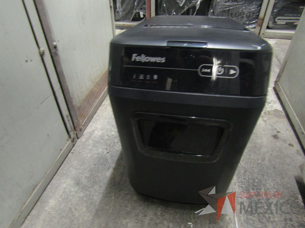 Lote 001 - 238 equipos (Frigobares, Hornos de Microondas, Despachadores de Agua, Trituradoras, Refrigerador) - Imagen 83