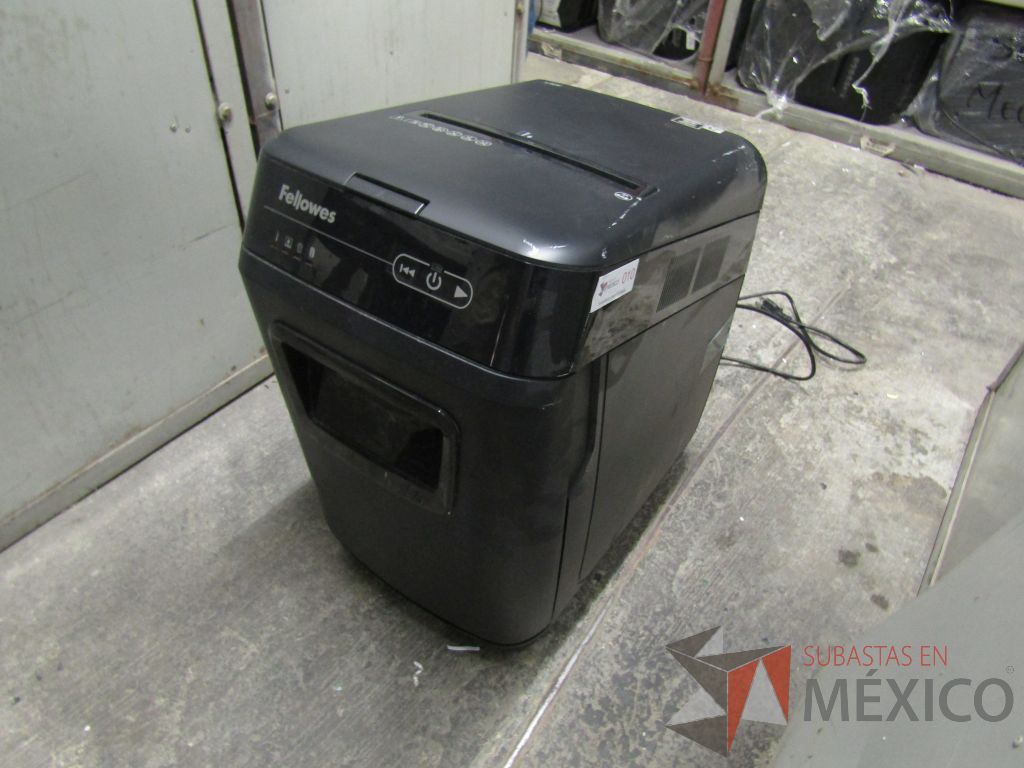 Lote 001 - 238 equipos (Frigobares, Hornos de Microondas, Despachadores de Agua, Trituradoras, Refrigerador) - Imagen 88