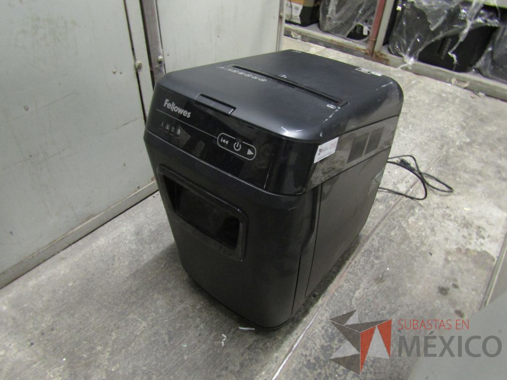 Lote 001 - 238 equipos (Frigobares, Hornos de Microondas, Despachadores de Agua, Trituradoras, Refrigerador) - Imagen 89