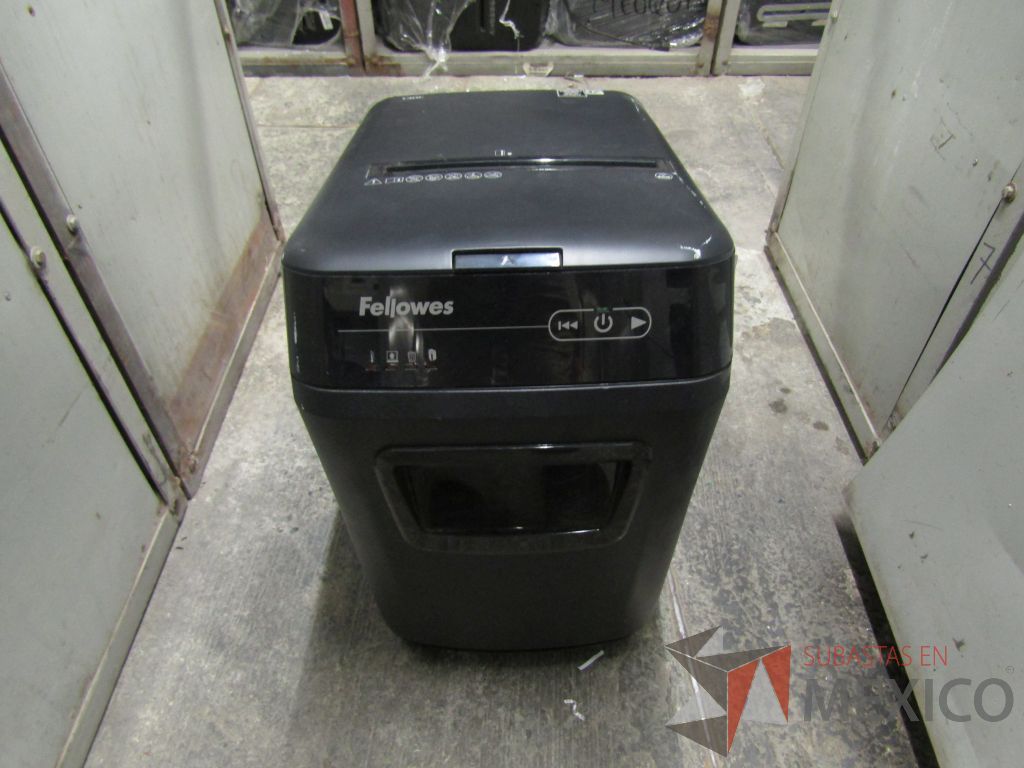 Lote 001 - 238 equipos (Frigobares, Hornos de Microondas, Despachadores de Agua, Trituradoras, Refrigerador) - Imagen 90