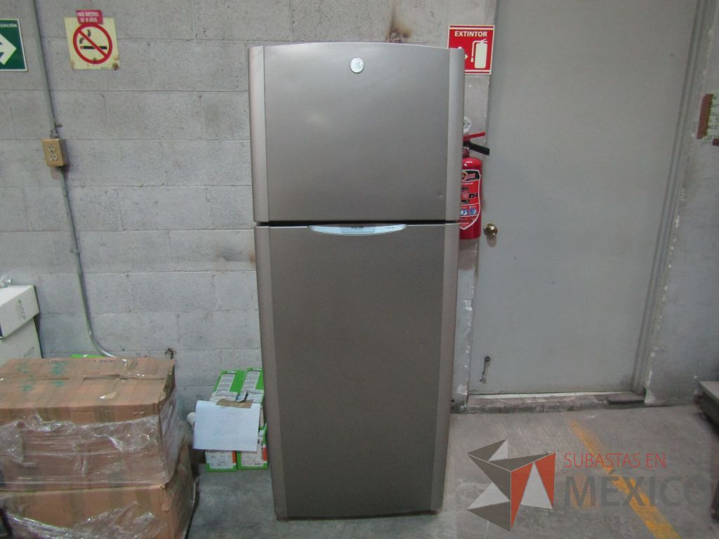 Lote 001 - 238 equipos (Frigobares, Hornos de Microondas, Despachadores de Agua, Trituradoras, Refrigerador) - Imagen 105