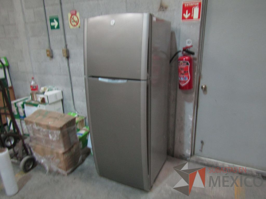 Lote 001 - 238 equipos (Frigobares, Hornos de Microondas, Despachadores de Agua, Trituradoras, Refrigerador) - Imagen 109