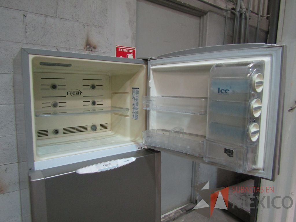 Lote 001 - 238 equipos (Frigobares, Hornos de Microondas, Despachadores de Agua, Trituradoras, Refrigerador) - Imagen 116