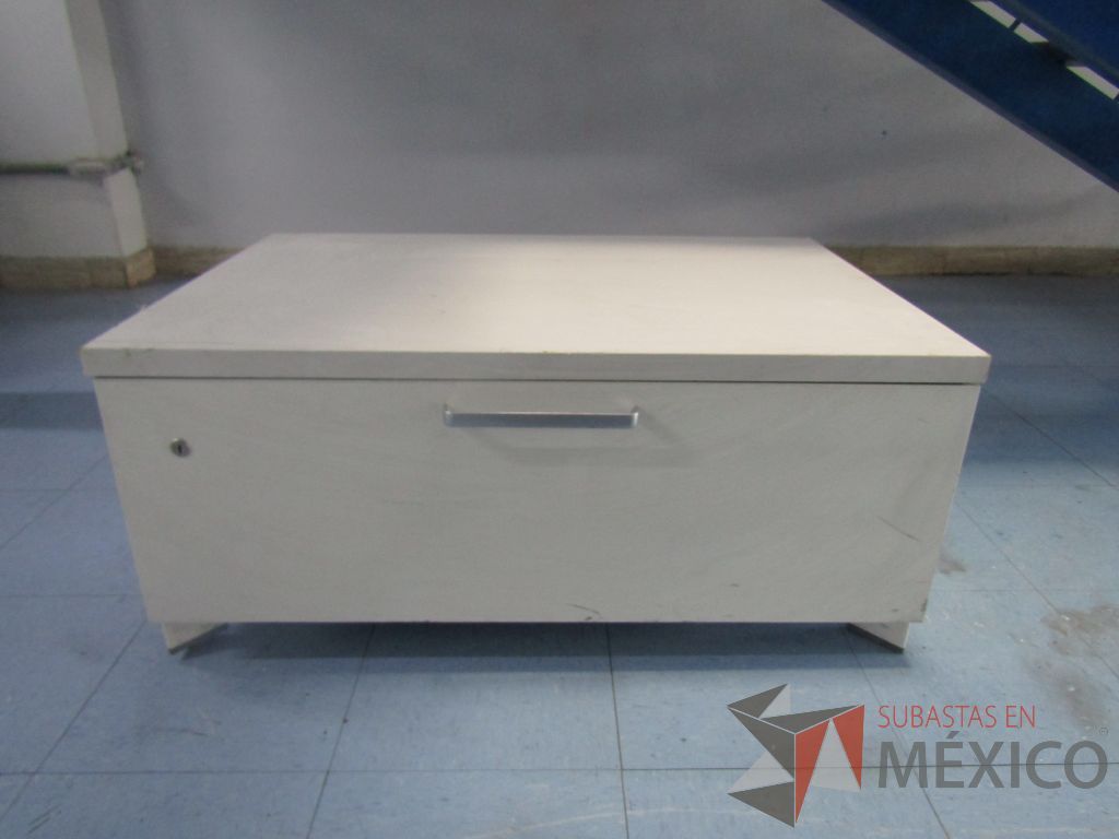 Lote 001 - 4 Gabinetes metálicos de 1 cajón color blanco - Imagen 4