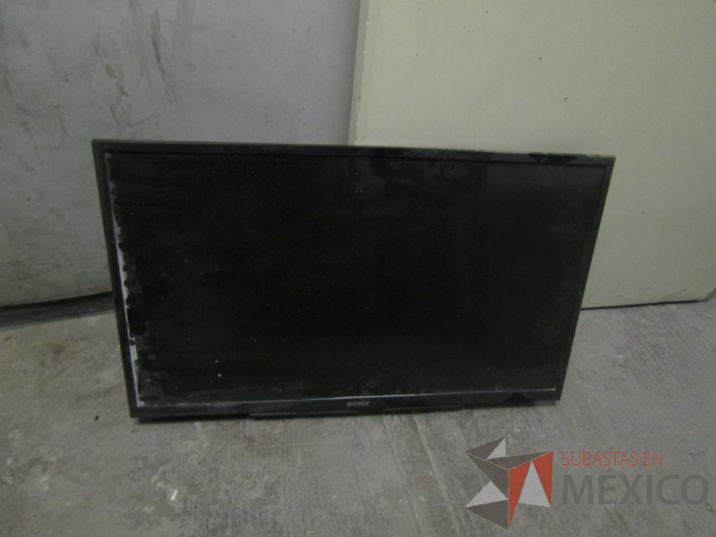 Lote 017 - 155 Pantallas de diferentes modelos y 12 televisores - Imagen 2