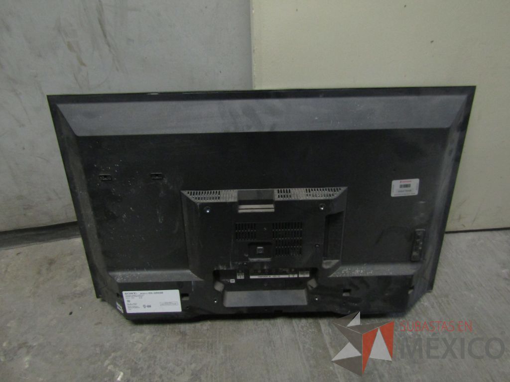 Lote 017 - 155 Pantallas de diferentes modelos y 12 televisores - Imagen 9