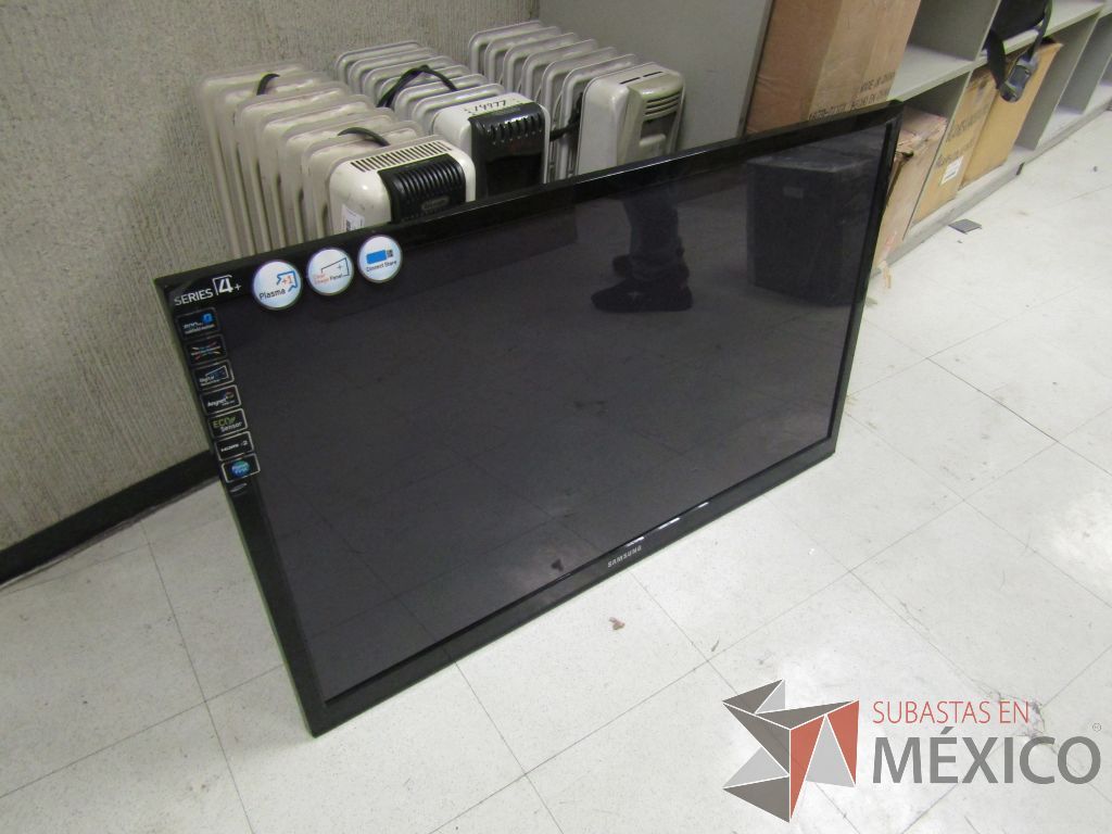Lote 017 - 155 Pantallas de diferentes modelos y 12 televisores - Imagen 33