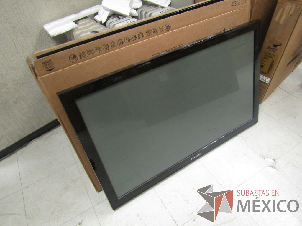 Lote 017 - 155 Pantallas de diferentes modelos y 12 televisores - Imagen 54