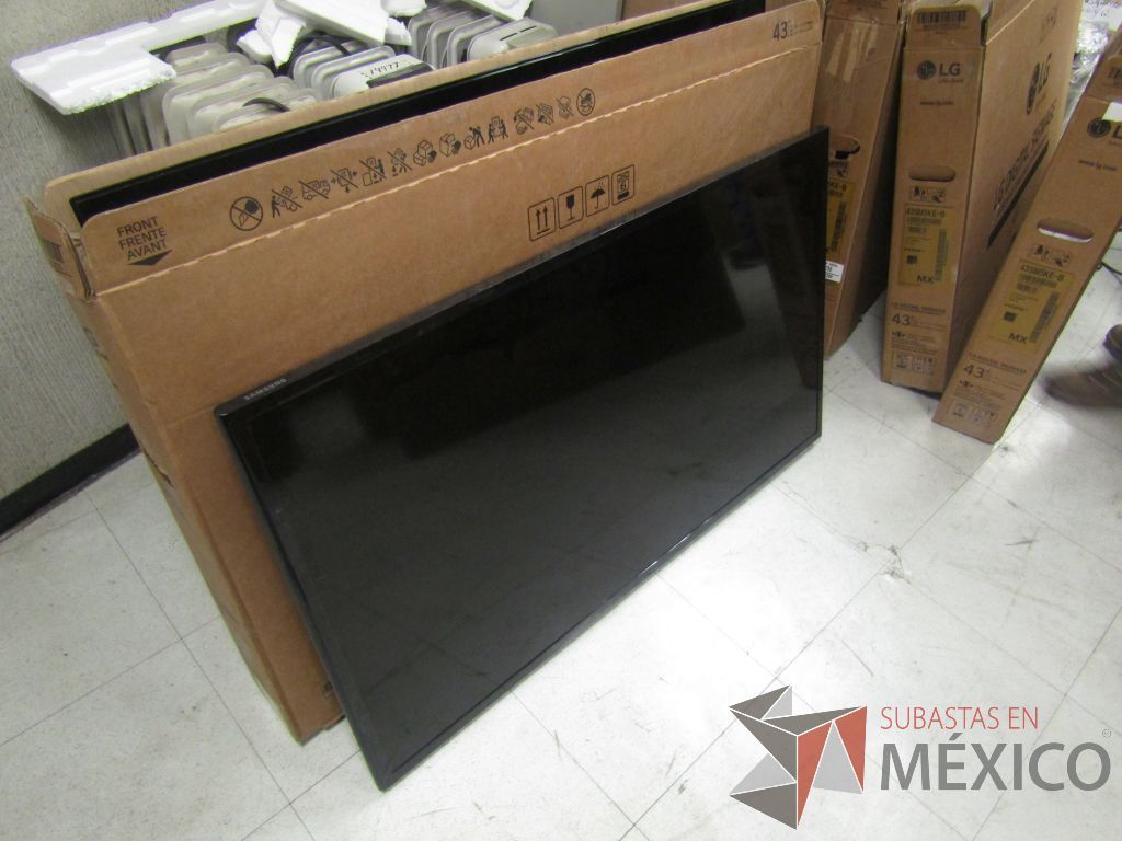 Lote 017 - 155 Pantallas de diferentes modelos y 12 televisores - Imagen 77