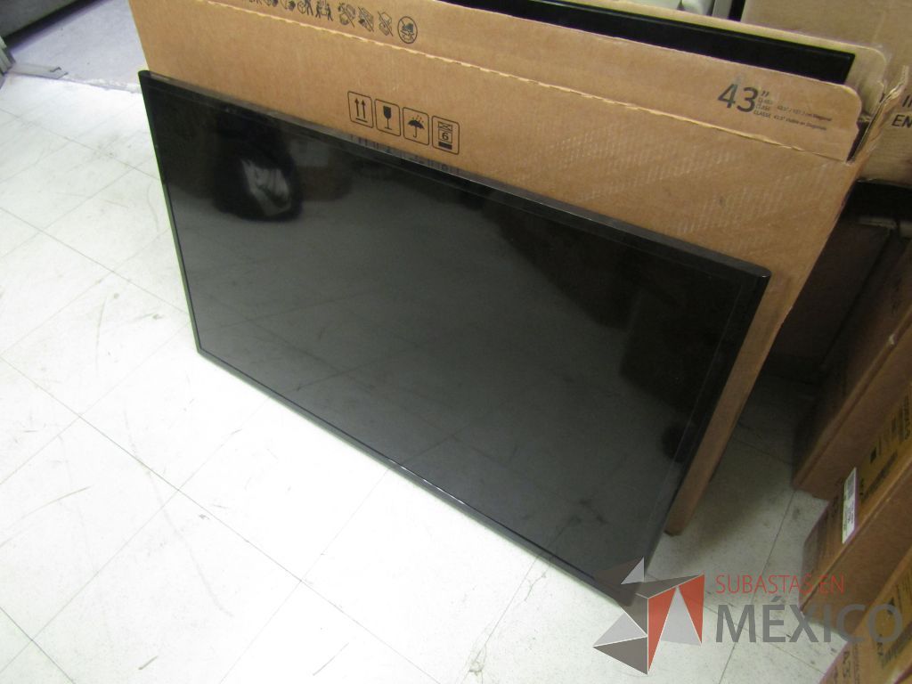 Lote 017 - 155 Pantallas de diferentes modelos y 12 televisores - Imagen 79