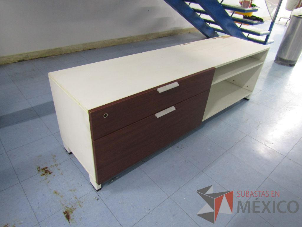 Lote 029 - 2 Credenzas con 2 cajones y 1 entrepaño color vino con blanco - Imagen 7
