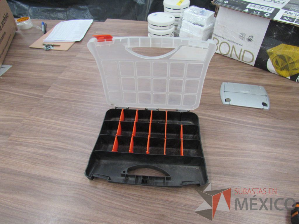 Lote 179 - Organizador de 32 cm y Anaquel metálico de 4 entrepaños - Imagen 5