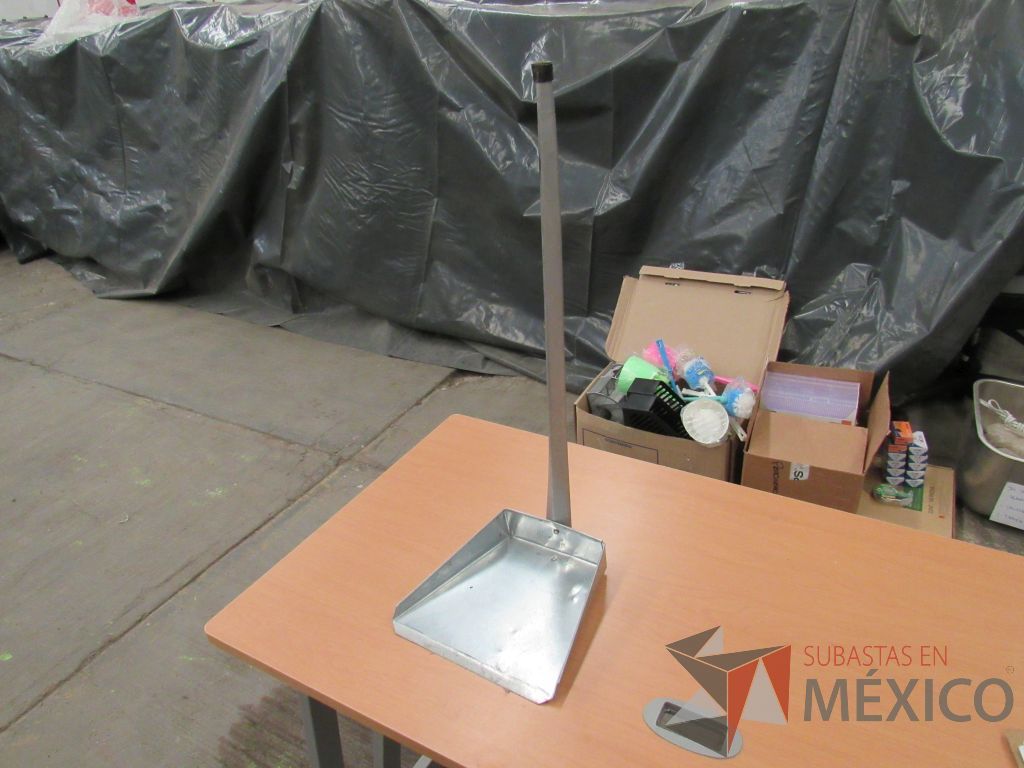Lote 120 - Lote de herramientas para construcción - Imagen 7